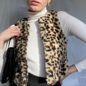 Beautiful vintage cheetah vest ❤️